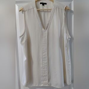 Banana Repubic Off-White Sleeveless V-Neck Camisole